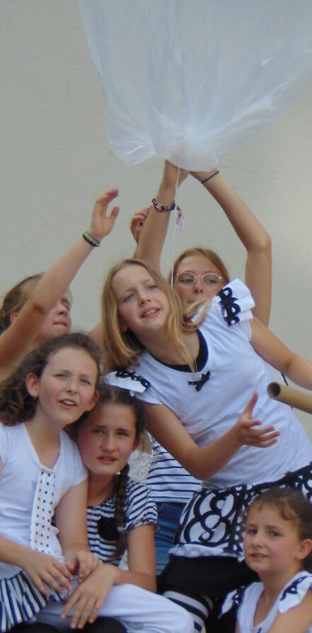 Foto zu Theatercamp – „2 Jahre Ferien“