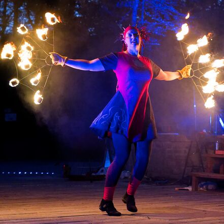 Foto zu Licht- und Feuershow